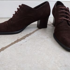 Aerosol brand size 7 heel